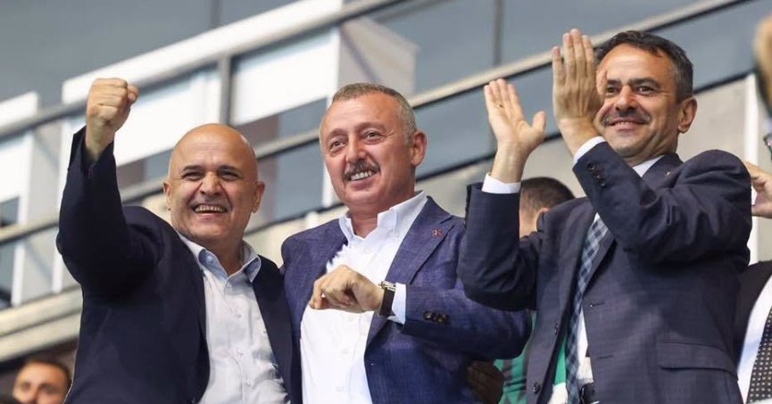 Kocaeli (TÜHA) Bürosu: Büyükşehir Belediye Başkanı Büyükakın’dan Kocaelispor’a Tam Destek: “Daha da İyi Olacağız”