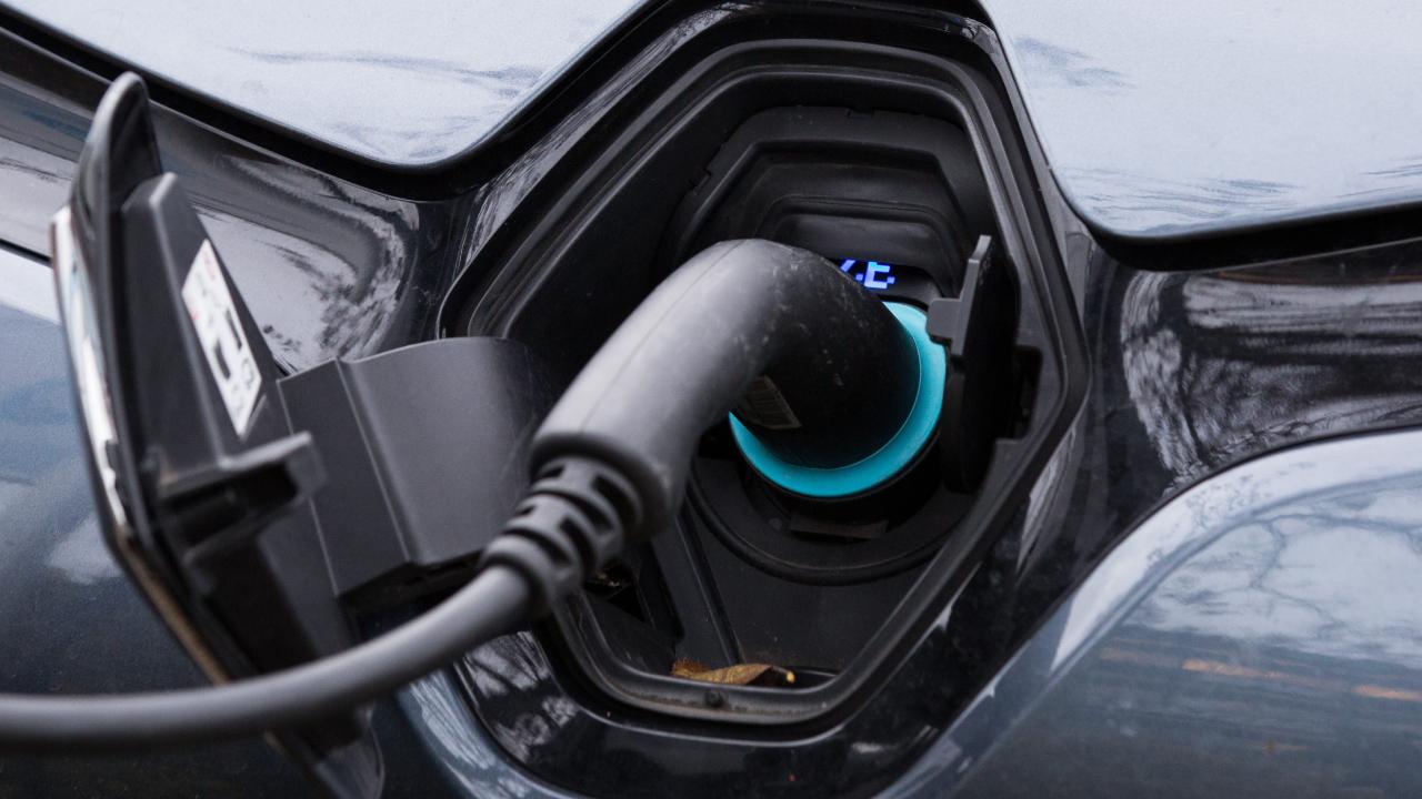 Bu yılın ocak-mayıs döneminde yüzde 1,9 büyüyen hafif ticari araç pazarında elektrikli modellerin satışları yaklaşık 2,5 katına çıktı.