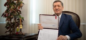 Bu yıl, Bakan Ziya Selçuk’tan her eve takdir var