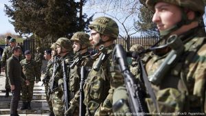 Yunanistan zorunlu askerlik süresini uzatıyor