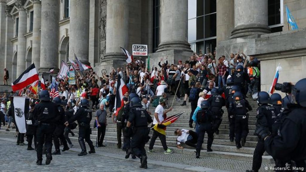 Reichstag’a girmeye çalışan göstericiler hakkında soruşturma