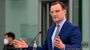 ‘Kısıtlamaları gelecek ay da kaldıramayacağız’