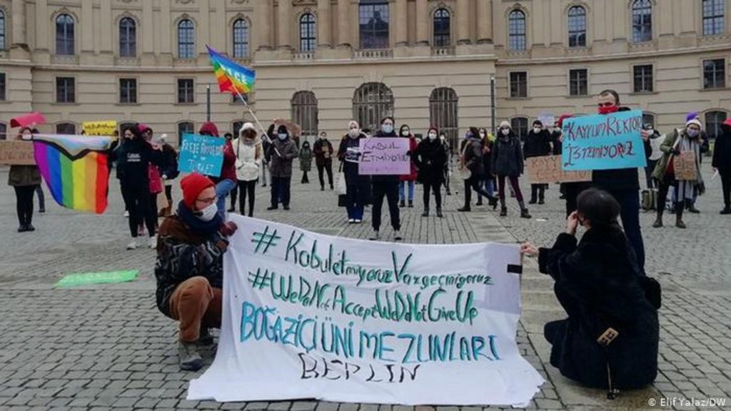 Berlin’de Boğaziçi’ne destek gösterisi
