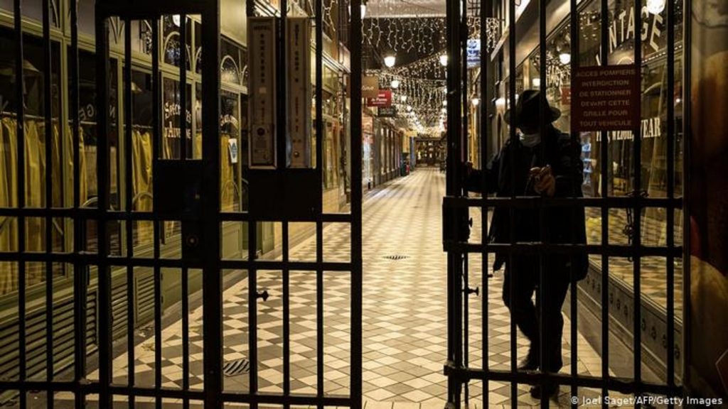 Fransa AB üyesi olmayan ülkelerden gelenlere sınırları kapadı