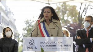Paris belediyesine çok kadın yönetici atandığı için verilen ceza iptal