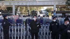 Boğaziçi Üniversitesi’nde rektör protestosu: 36 gözaltı