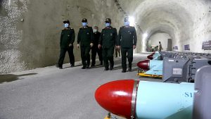 İran Basra Körfezi’nde kurduğu yer altına gizlenmiş füze üssünü tanıttı