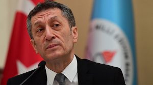 Bakan Selçuk: Çocuklarınızın ekrandan uzak olmasını sağlayın