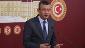 Özgür Özel, CHP’yi eleştiren milletvekilleriyle görüştü