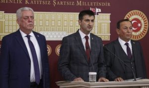 CHP’de deprem: Üç milletvekili istifa etti