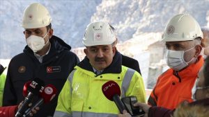 3 bakan Yusufeli Barajı’ndaki çalışmaları inceledi
