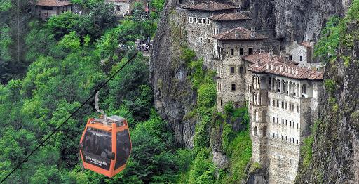 Trabzon Büyükşehir’den Sümela Manastırı ve Altındere vadisine özel ilgi
