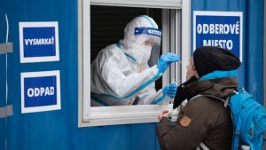 Slovakya AB’den acil yardım talep etti: Vakalardaki artışla baş edemiyoruz