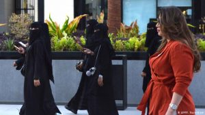 Suudi kadınlar neden orduya alınıyor?