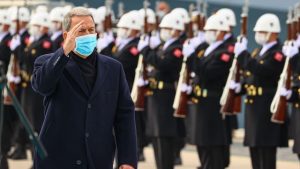 Bakan Akar’dan Gara mesajı: PKK’nın yöneticileri panik içinde