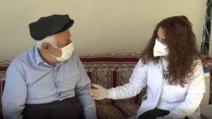 Aşı olan vatandaştan kadın doktora: Düğününe geleceğim