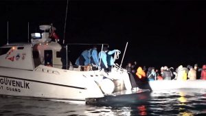 TRT ekibi ölüme itilen göçmenlerin hikayesine tanık oldu
