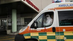 İtalyan mafyasının başı ambulanslarla dertte: Polis zannedip kaçıyorlar
