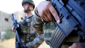 Yasa dışı yollarla Yunanistan’a kaçmaya çalışan 3 terörist yakalandı