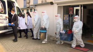 Bakıma muhtaç yaşlıların yüzü “Evim Dünyalara Bedel” projesiyle gülüyor