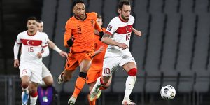 Hollandalıların Türkiye alerjisi futbolbola da yansımış