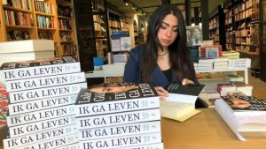 Hollanda’da romanı nedeniyle tehditler alan Lale Gül’ü ailesi reddetti