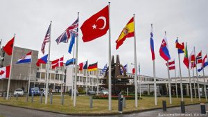 NATO: AB savunmasını AB üyesi olmayan ülkeler üstleniyor