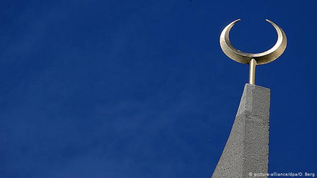 Şimşirgil ile etkinlik Almanya’da istifa getirdi
