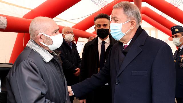 Bakan Akar ve TSK komuta kademesinden şehit ailelerine ziyaret
