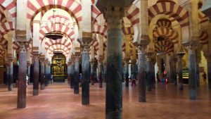 İspanya’daki Endülüs Müslümanları camilerini geri istiyorlar