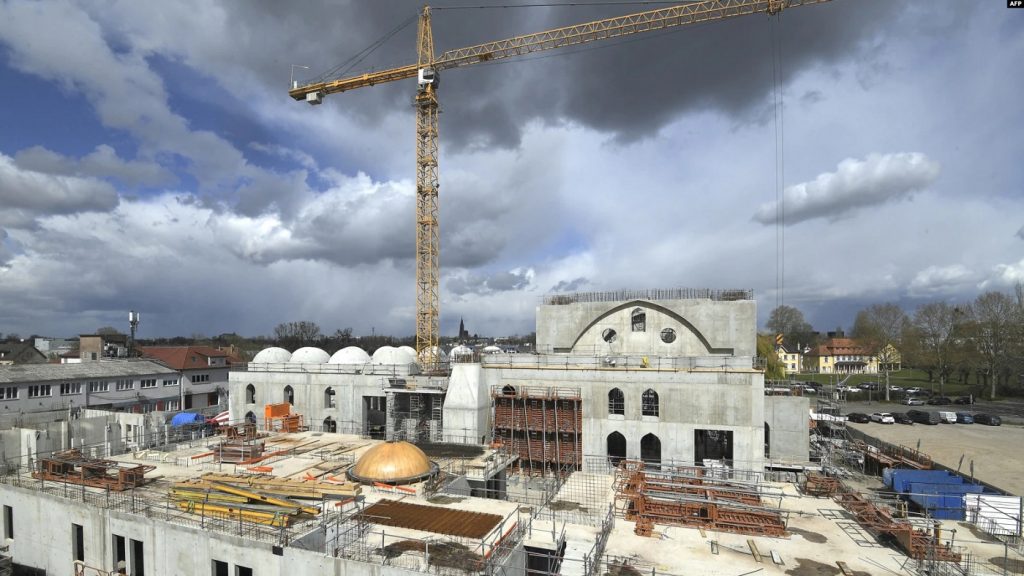 Fransa’da Milli Görüş Geri Atım Atınca Cami Krizi Sona Erdi