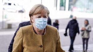 Merkel, AstraZeneca aşısı oldu