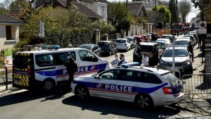 Fransa’da kadın polis memuru bıçaklanarak öldürüldü