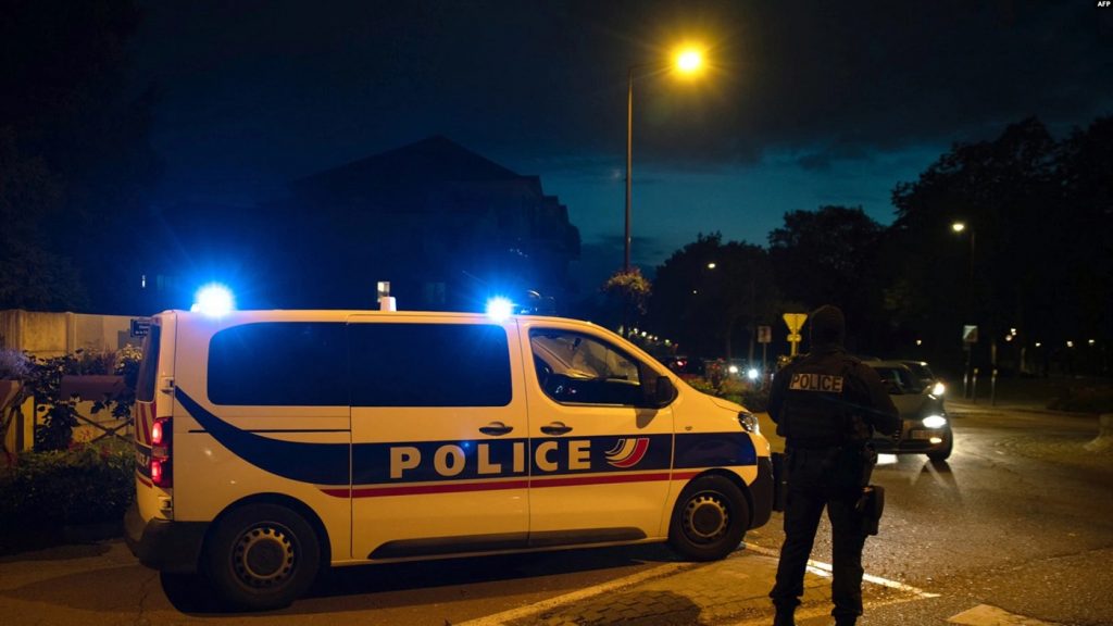 Fransa’da Ermeni Gruplar Türk Ailenin Evini Bastı