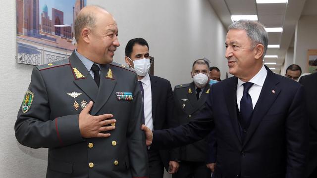 Bakan Akar, Özbek mevkidaşı Kurbanov ile görüştü