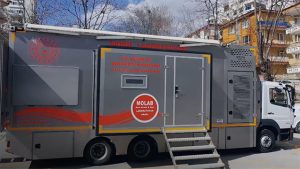 Dünyanın ilk mobil laboratuvar aracı “MOLAB” afet alanlarında görevde