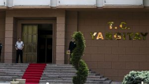 Yargıtay: İş akdini fesheden işçi ihbar tazminatı alamaz