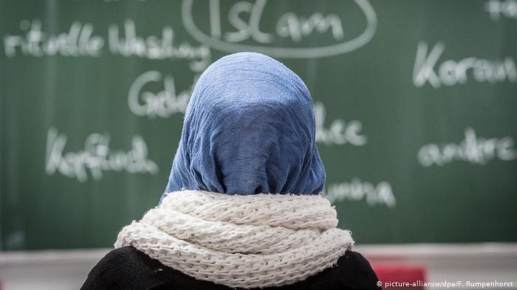 Din dersi komisyonuna DİTİB dahil edildi