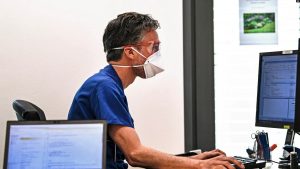 Almanya’da Memurlara Dini Çağrışım İçeren Sembol Yasağı