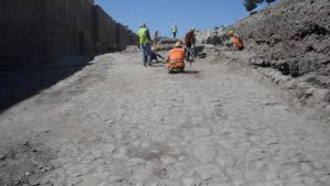 Amida Höyük’teki Roma Sarayı’nın ‘Kral yolu’ gün yüzüne çıktı