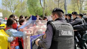 Taksim’e çıkmaya çalışan 212 kişi gözaltına alındı