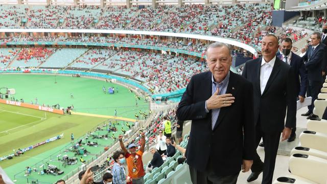 Cumhurbaşkanı Erdoğan Türkiye-Galler maçını izledi