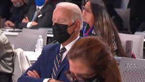 Biden gözlerini açık tutmakta zorlandı