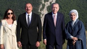 Cumhurbaşkanı Erdoğan, Şuşa’daki tarihi yerleri gezdi