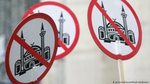 ‘İnternet üzerindeki nefret sokaktaki saldırı kadar tehlikeli’