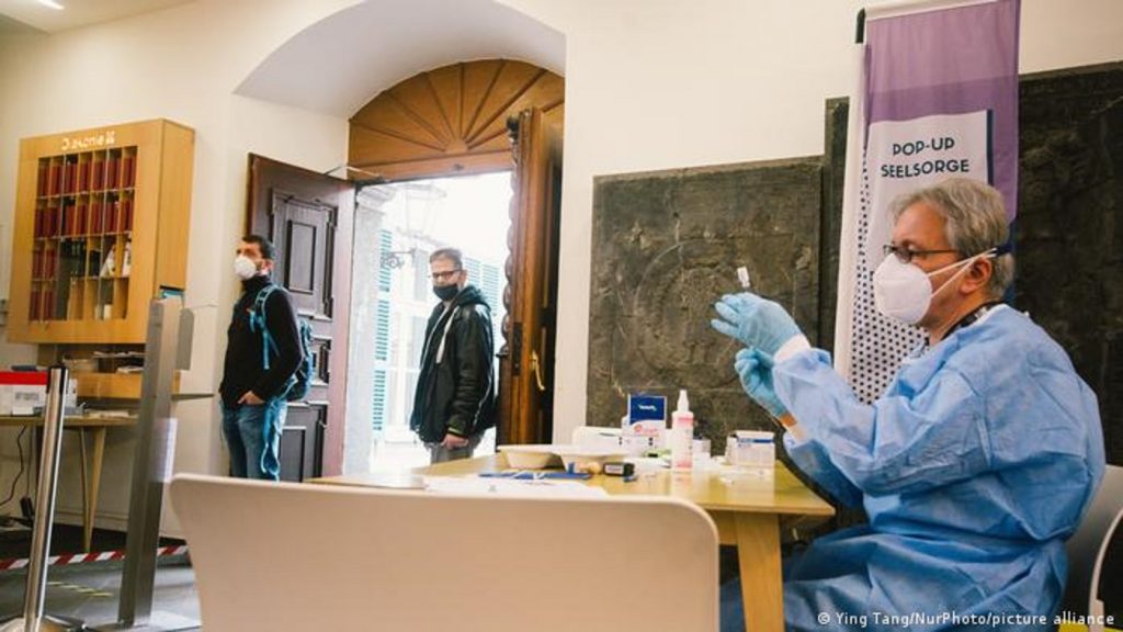 Almanya’da nüfusun yüzde 55’i ilk aşıyı oldu