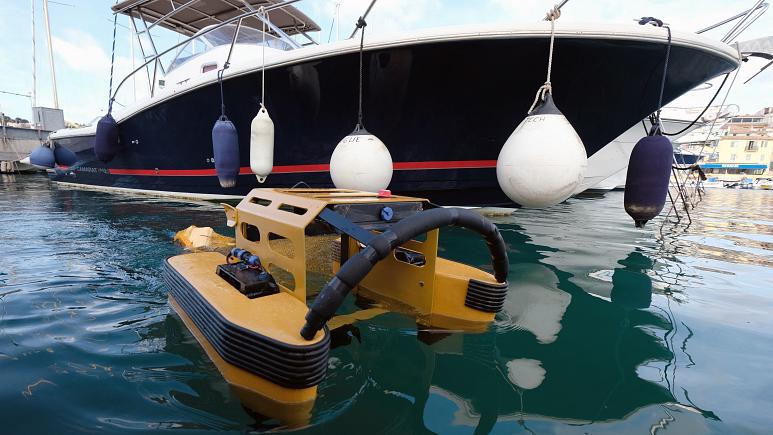 Limanlardaki atıkları temizlemek için uzaktan kumandalı pratik çözüm: ‘Jellyfishbot’