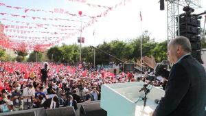 İktidar ve muhalefet il ziyaretlerine hız verdi