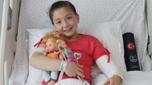 Cumhurbaşkanı Erdoğan’ın hastanede ziyaret ettiği Elanur, yaşadığı mutluluğu anlattı