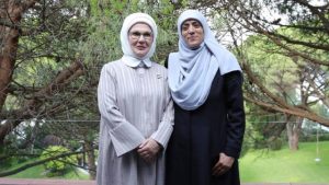 Emine Erdoğan, Mescid-i Aksa’nın gönüllü muhafızı Huveys ile görüştü